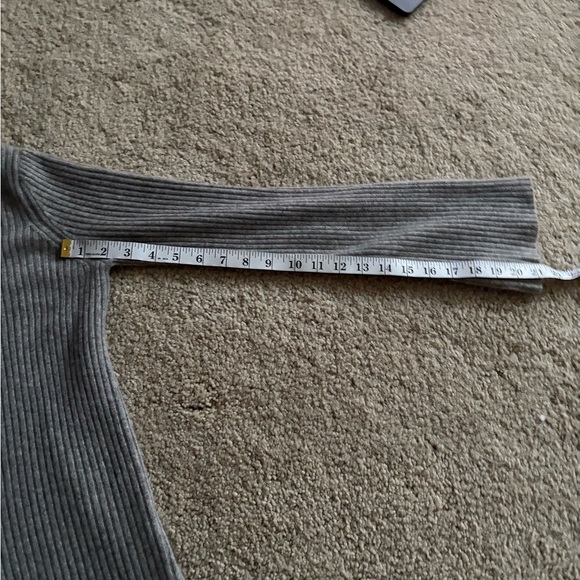 Madeleine Thompson Gray Ribbed Cashmere Sweater Medium Slit Hem Pullover small - Picture 15 of 16